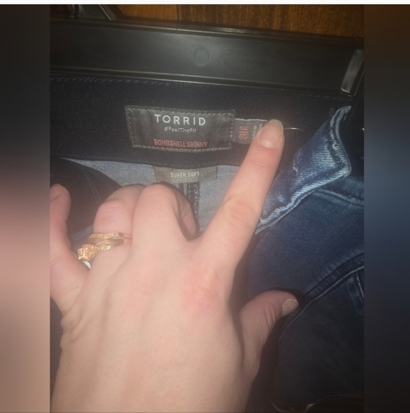 🍁🍂NWOT TORRID 20r Bombshell Skinny Premium Stretch High-Rise Jean - Picture 5 of 6